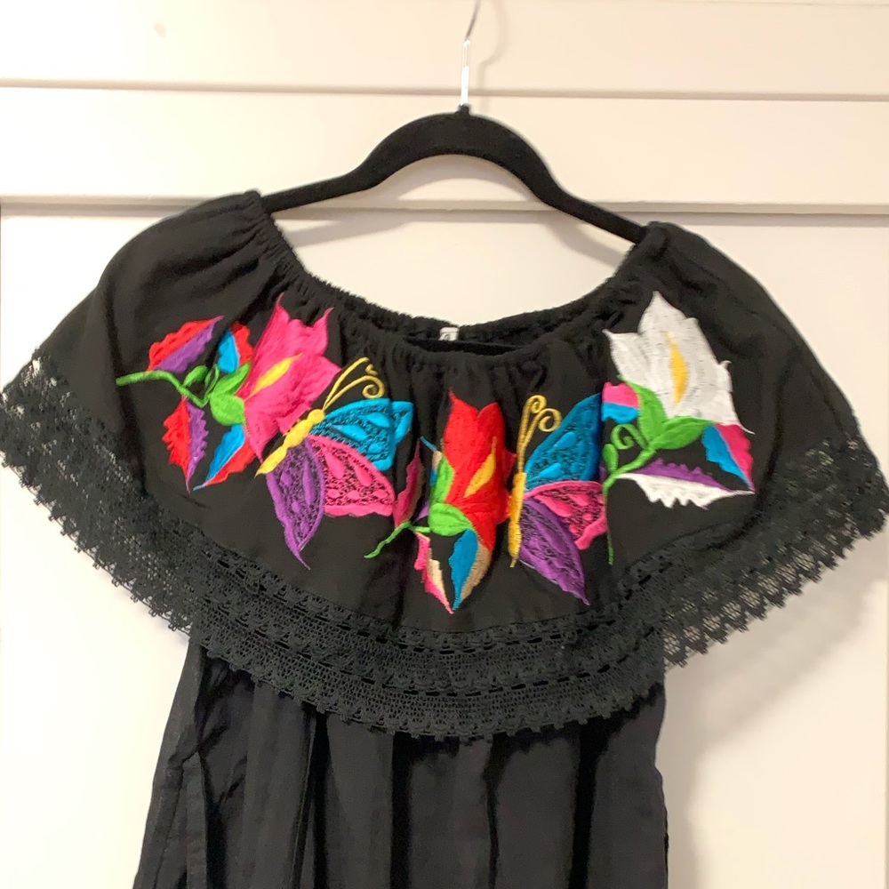 Selling new and gently used women’s clothes sizes 14 through 18
